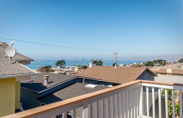 4 bedroom two story home in Cayucos Gallery 3