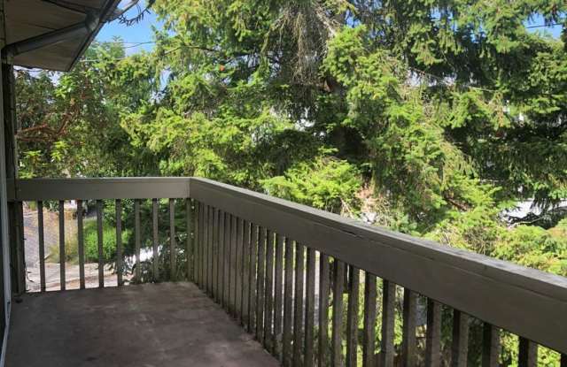 Tillicum 306 - 465 Winslow Way East, Bainbridge Island, WA 98110