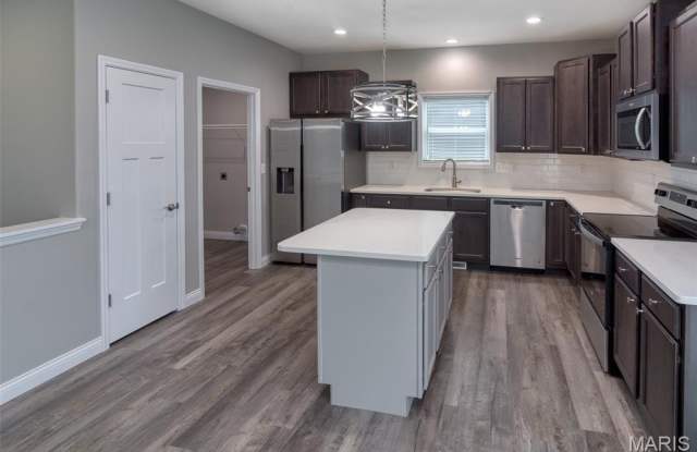 230 Huntleigh Parkway Gallery 3
