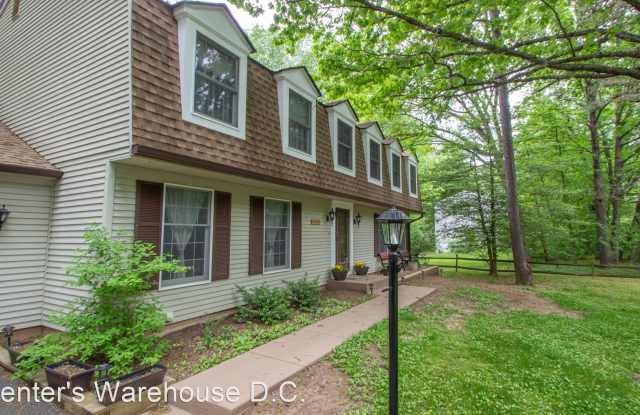 2504 Foxcroft Way Gallery 2