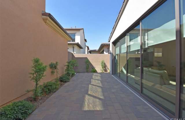 112 Donati Gallery 3