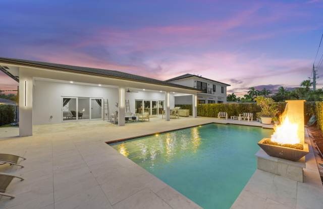 7802 Martin Avenue photos photos