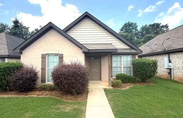 ** 3 Bed 2 Bath located in Burbank Crossing ** Call 334-366-9198 to schedule a self tour photos photos