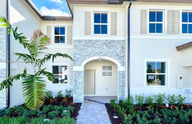 2751 Southeast 26th Street - 2751 Southeast 26th Street, Homestead, FL 33035