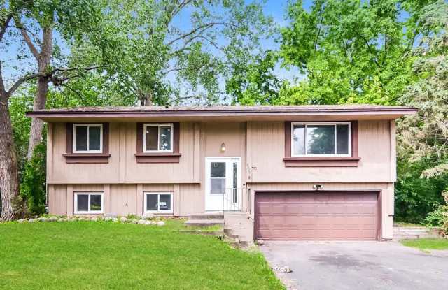 8225 Russell Ave N photos photos