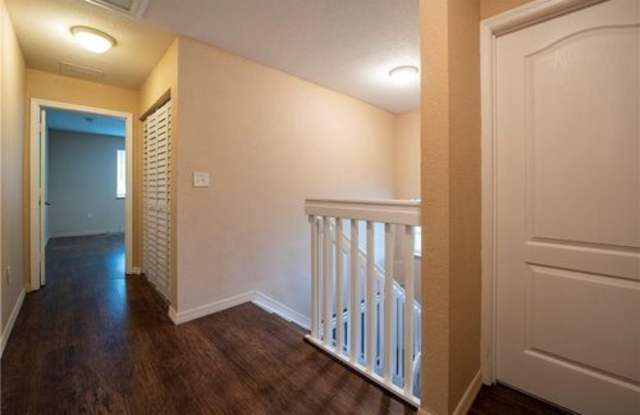 976 North 18th Court Gallery 4
