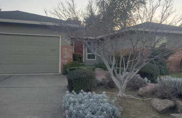Classic 4/2 charmer in Martinez Virginia Hills Neighborhood Gallery 1
