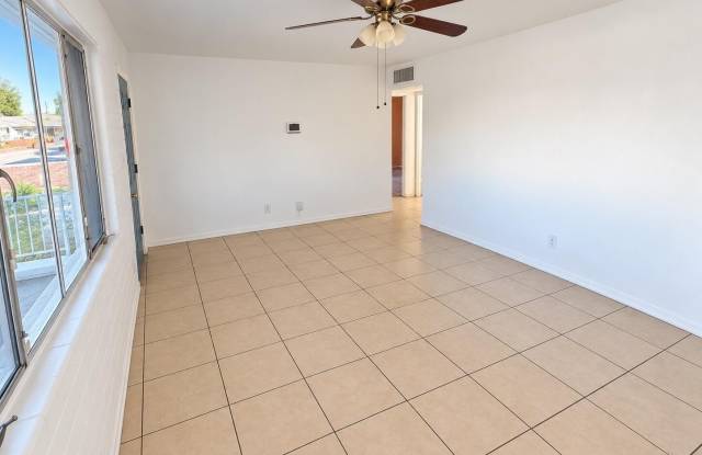 11400 N 112th Drive Gallery 3