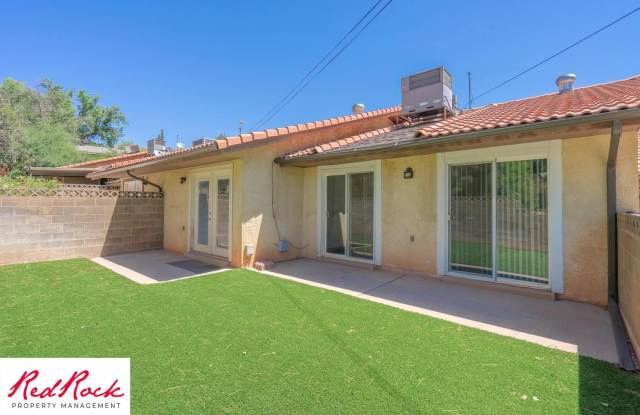 Newly Remodeled 3 Bedroom Townhome. Small Pet Friendly! photos photos