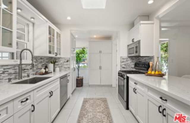 5620 Matilija Avenue Gallery 3