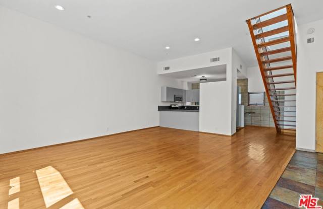 343 Rennie Ave Gallery 2
