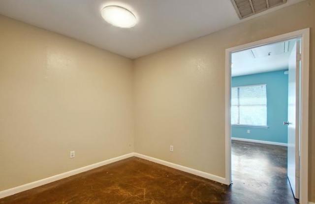 3815 Manchaca Road Gallery 2