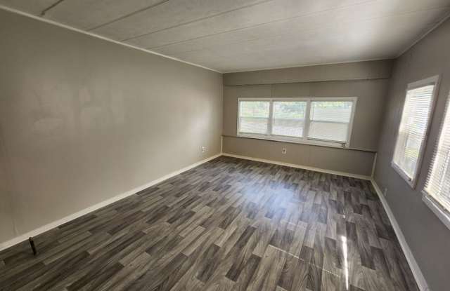 Welcome home to 14803 Bakers Lane Little Rock for rent - ** Move in Special - Zero Deposit Option, Please read the full description** Gallery 3
