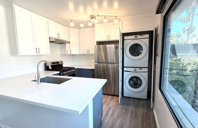 Live in one of the best locations in Los Angeles - Hollywood Hills photos photos