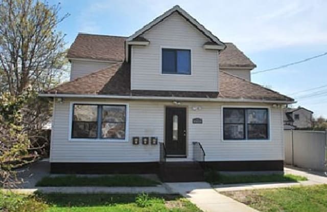 295 Roosevelt Ave - 2 - 295 Roosevelt Avenue, Freeport, NY 11520