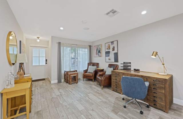 513 CURLEW Road Gallery 4