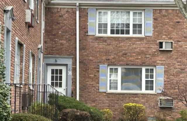 31 Wedgewood - 31 Wedgewood Drive, Verona, NJ 07044