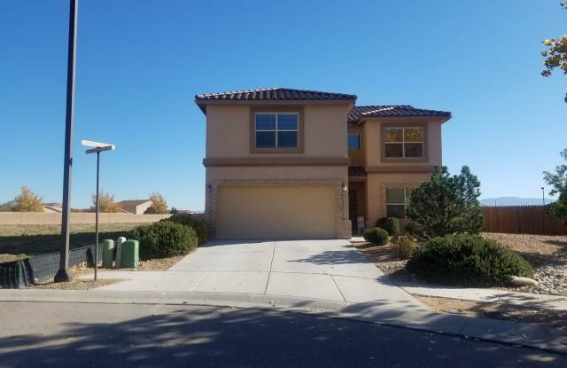 4 bed 2.5 bath 2575 sq ft home. Stunning Back Yard! Gallery 1