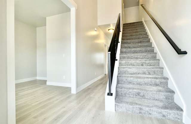 Beautiful Lehi Townhome at The Exchange! Gallery 3