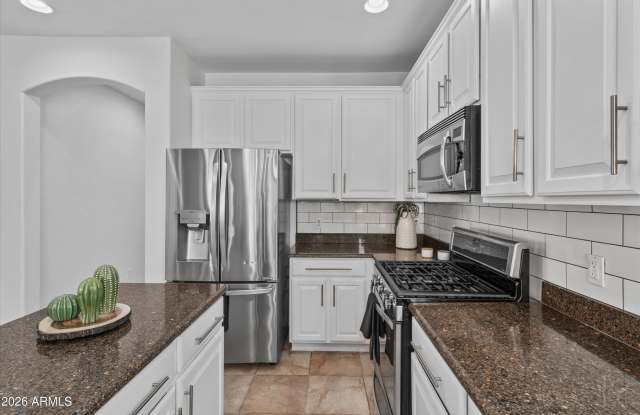 17646 W STATLER Drive Gallery 4