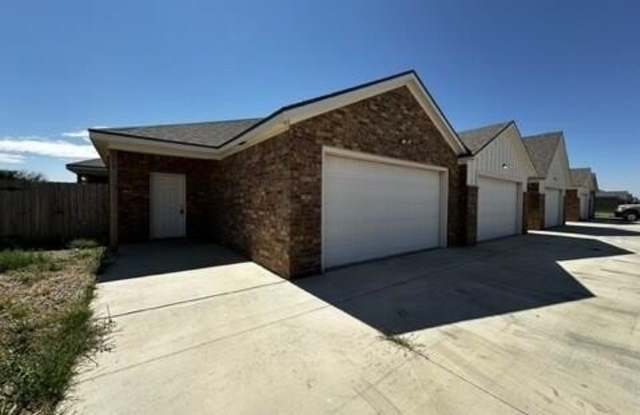 5511 Itasca Street Gallery 2