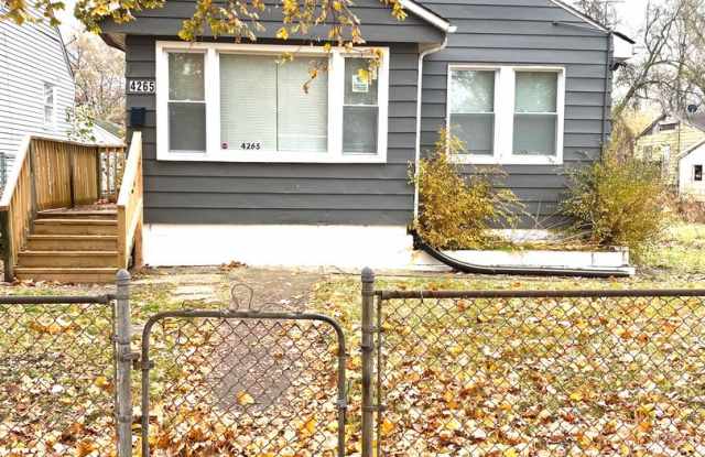 Spacious 3-Bedroom Home in Gary - 4265 Maryland Street, Gary, IN 46409