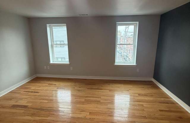 717 N 16TH Street Gallery 3