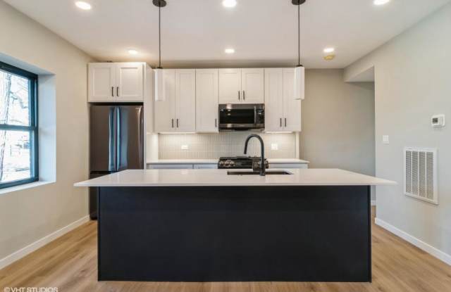 3139 North Francisco Ave. photos photos