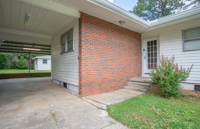 1005 Woodbine Road Gallery 2