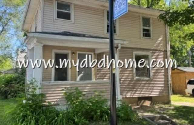 1360 Huestis Ave. photos photos