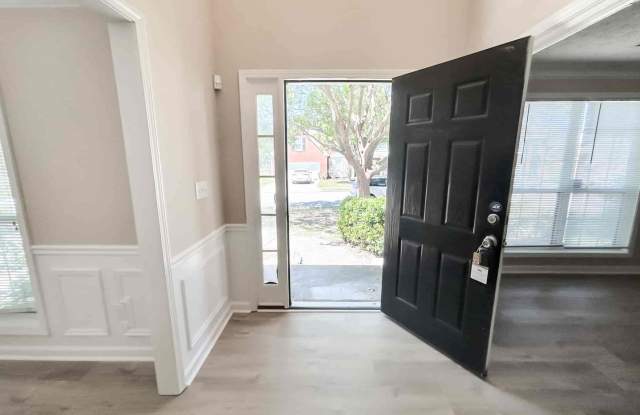 Spacious and beautiful 3BR Home in Vinings Plantation! Gallery 4