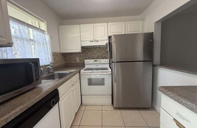 9915 Sandalfoot Boulevard Gallery 4