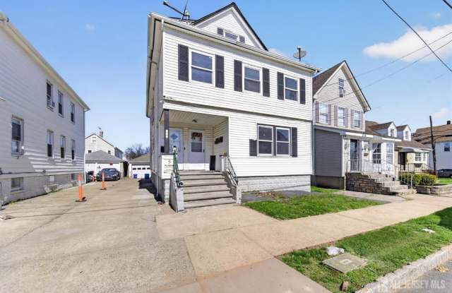 125 Lowell Street unit: 2 photos photos 125 Lowell Street unit: 2 photos photos