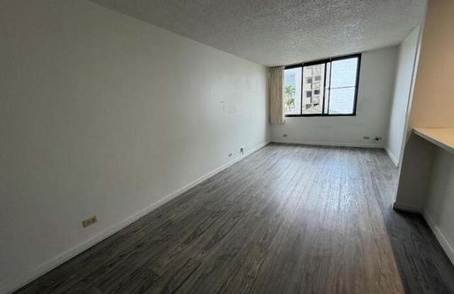 825 Coolidge Street Gallery 3
