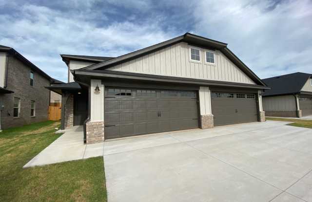 4/2/2 in Oakdale Schools 122nd & Coltrane* photos photos