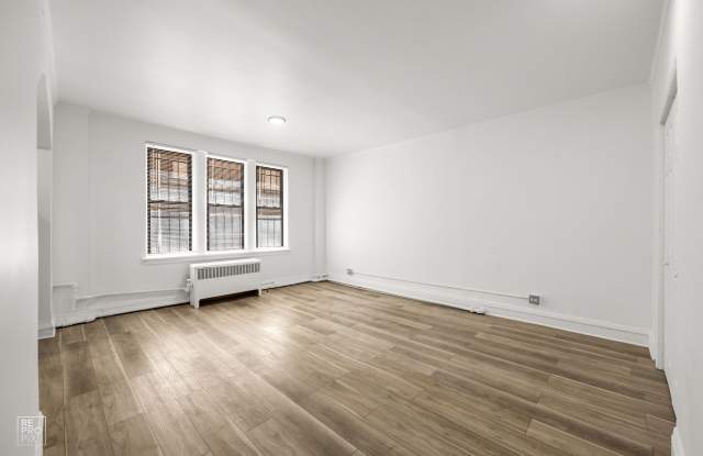 6751 S Jeffery Apartments Gallery 4