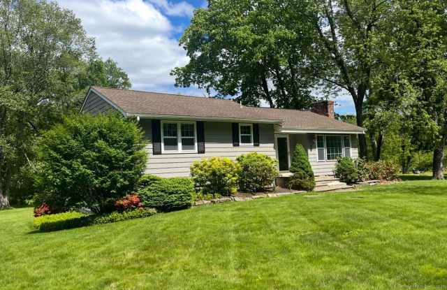18 Great Meadow Road photos photos