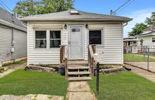 473 Center Avenue - 473 Center Avenue, Port Monmouth, NJ 07748