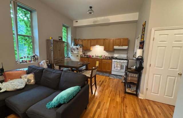 2002 W Chicago Avenue photos photos