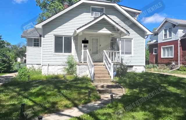 22889 Oakwood Ave photos photos