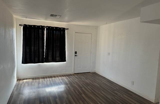 Cozy Coolidge Home For You! Gallery 3