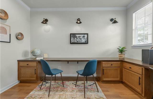 900 Eagle Avenue Gallery 3