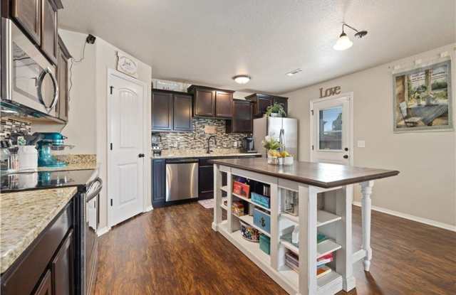 well-kept 3-bedroom, 2-bathroom home photos photos