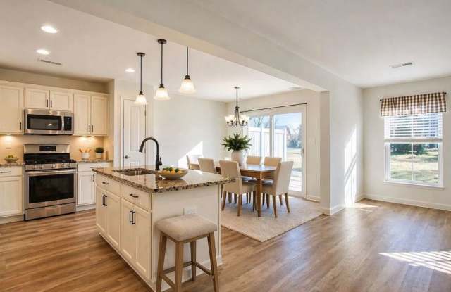 3 bedroom 2.5 bathroom Spacious Townhome For Rent - $2,325/Month + utilities Gallery 4