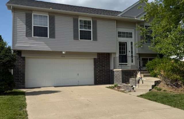 Bright  Spacious 3 Bedroom Bellevue Home!! photos photos