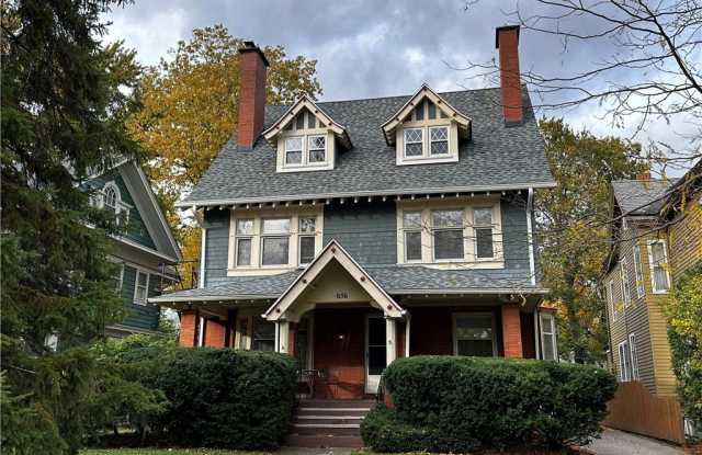 656 Lafayette Avenue photos photos