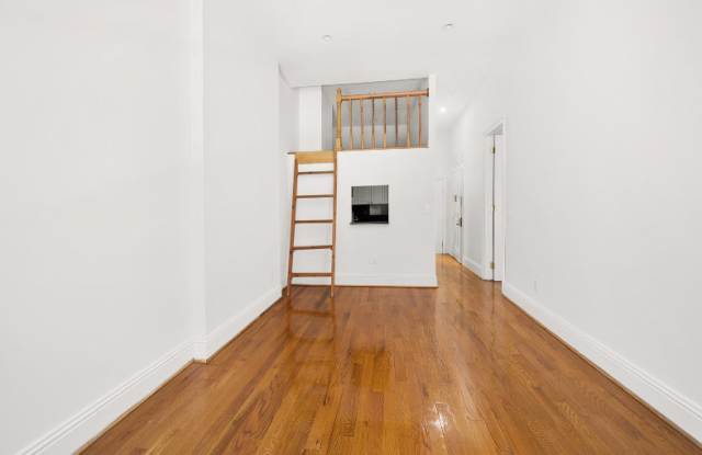 39 W 54th St Gallery 2
