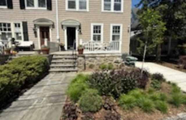 *DREAM LOCATION* 6BR Completely Renovated Duplex photos photos
