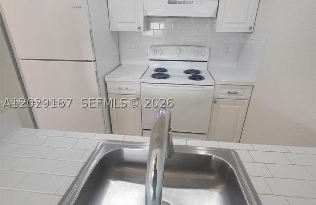 19600 SW 110th Ct Gallery 3