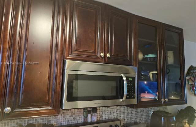 115 Royal Park Dr photos photos